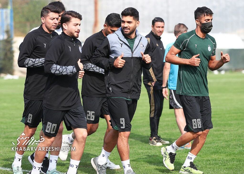 عکس| ترفند ویژه بازیکن استقلال برای فرار از آلودگی هوای تهران