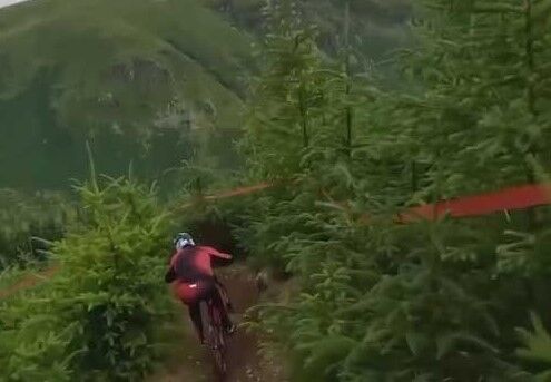 ویدیو| سختترین پهپاد در این جاده شلیک شد/ هیجانانگیزترین ۲ دقیقه عمرتان را ببینید! دوچرخه سواری کوهستانی mtb