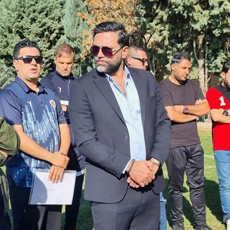 عکس| علیرضا نیکبخت سرمربی شد/ مراسم معارفه ستاره سابق استقلال و پرسپولیس برای شروع کار در دستهدوم