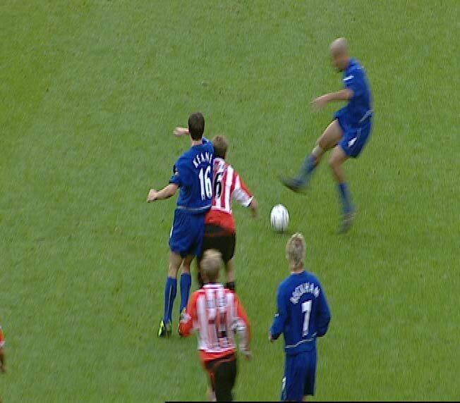 شعلهور شدن آتش کینه ۲ ستاره سابق فوتبال روی آنتن زنده/ دلقک بیا اختلاف ۲۱ ساله را در رینگ بوکس حل کنیم!