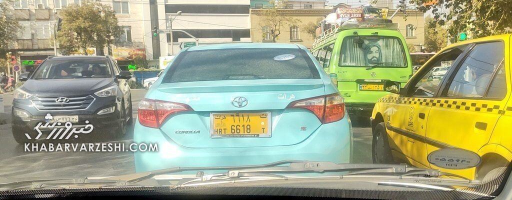 عکس| تاکسیهای میلیاردی افغانستان در مشهد مسافرکشی میکنند!
