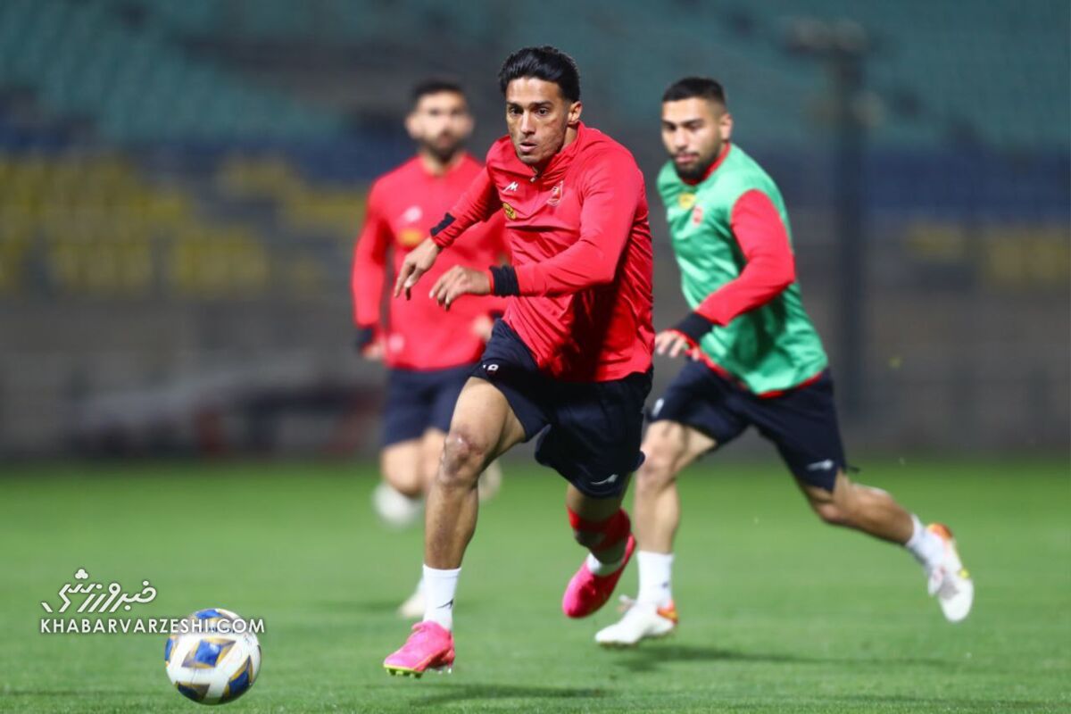 تصاویر| غیبت ۲ بازیکن پرسپولیس/ یک سرخپوش زودتر عازم عربستان شد! تصاویر| غیبت ۲ بازیکن پرسپولیس/ یک سرخپوش زودتر عازم عربستان شد!