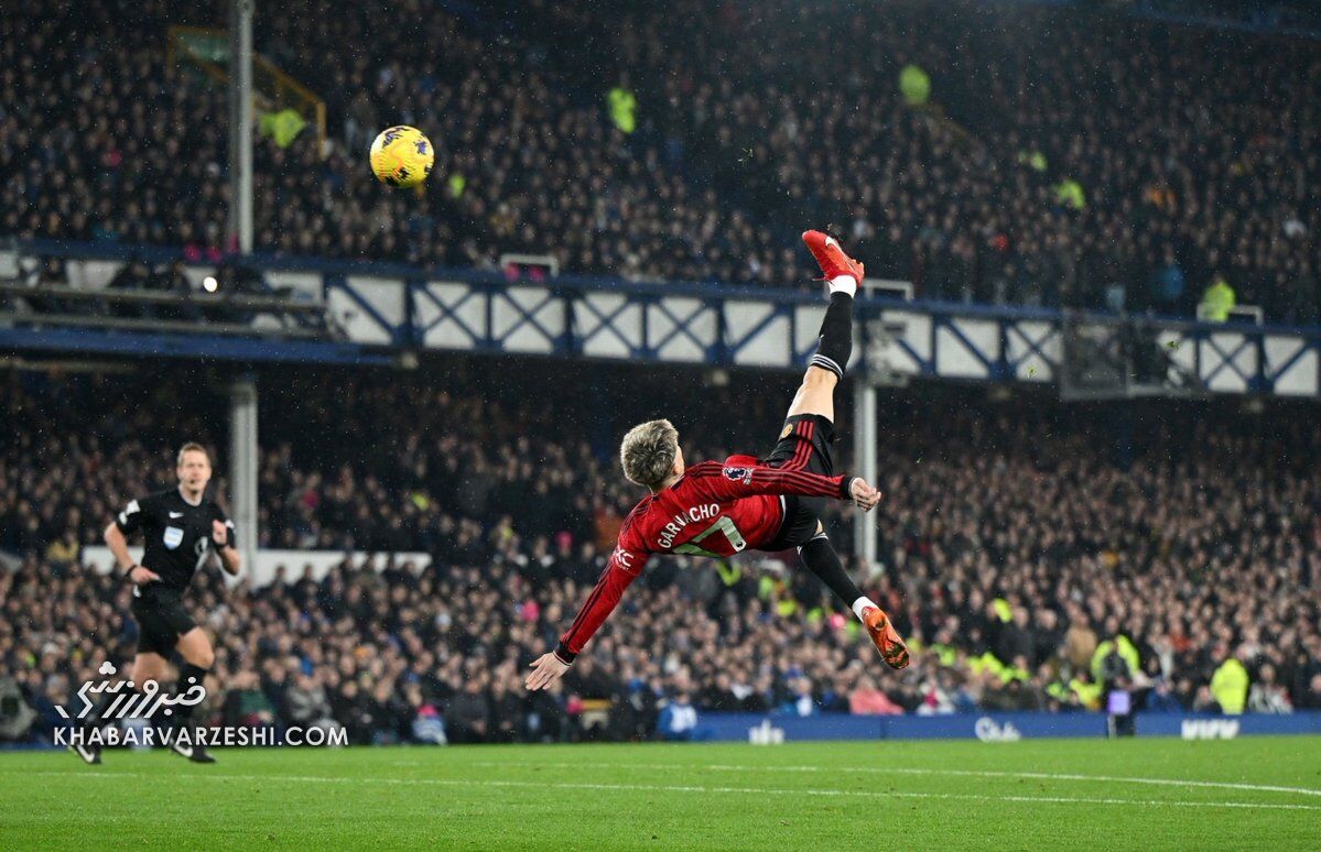 ستاره منچستریونایتد پس از قیچی برگردان استثنایی؛ اصلا نفهمیدم بهترین گل فصل را زدم!