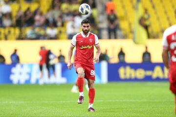 هافبک پرسپولیس همچنان مخالف جدایی