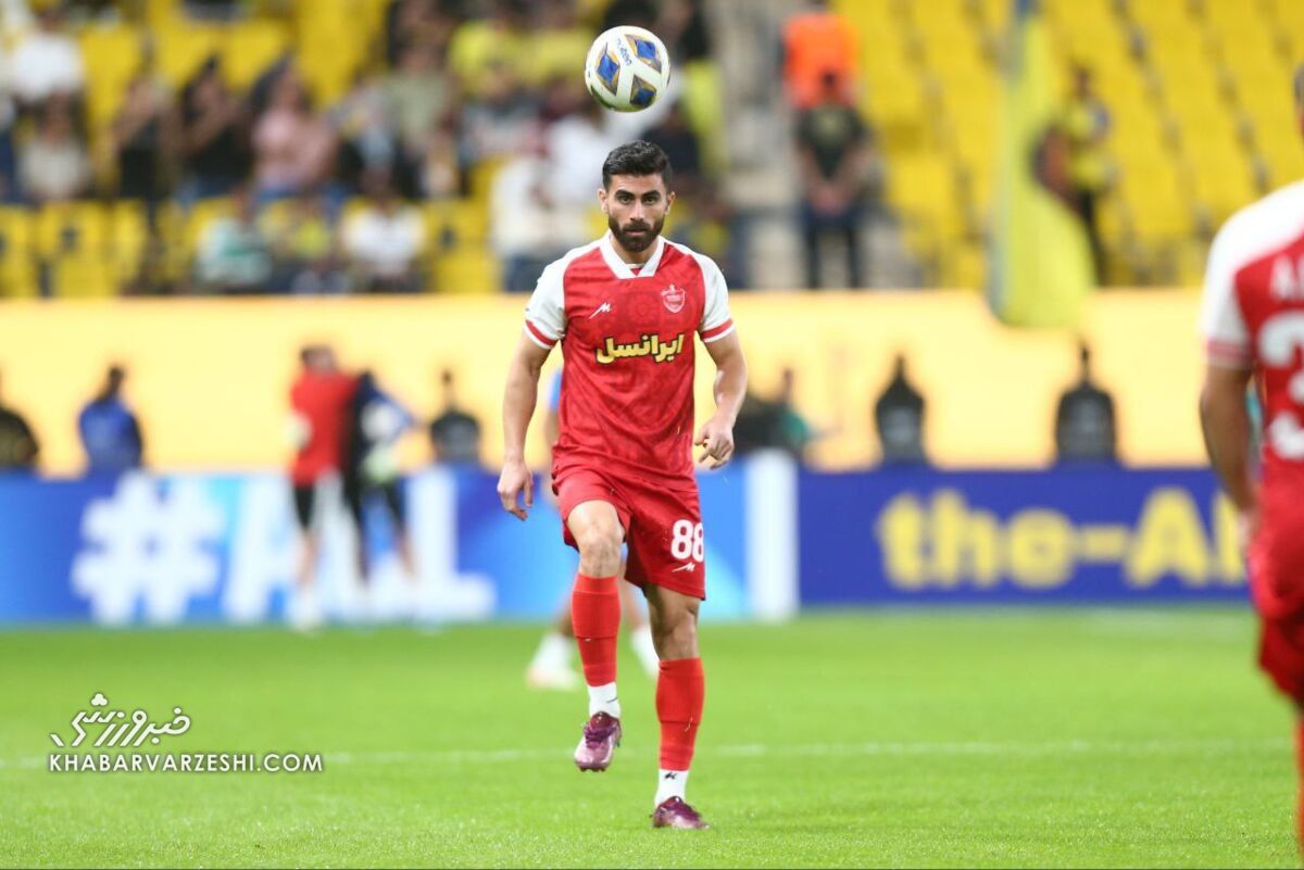 هافبک پرسپولیس همچنان مخالف جدایی