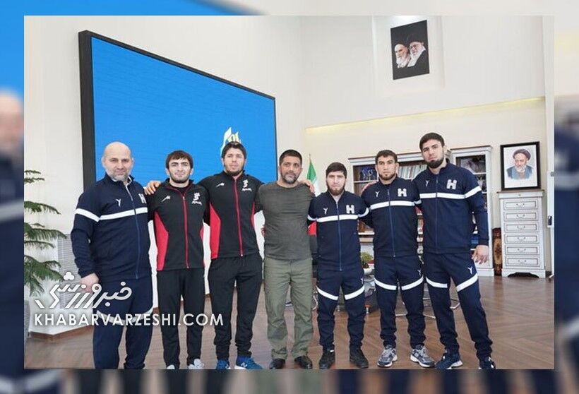 مهمانان ویژه علیرضا دبیر از راه رسیدند