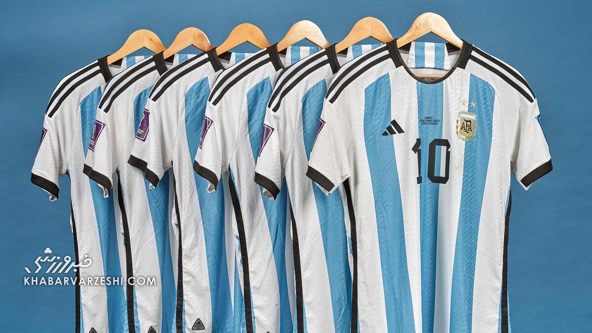 عکس| قیمت اولیه پیراهن‌های خبرساز لیونل مسی مشخص شد/ اسطوره آرژانتینی رکورد مارادونا و جردن را می‌شکند؟