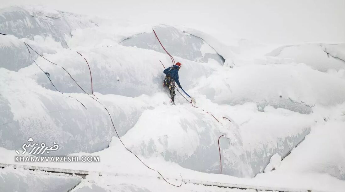 عکس| عملیات نجات آلیانتس آرنا با کمک کوهنوردان و خلبانان