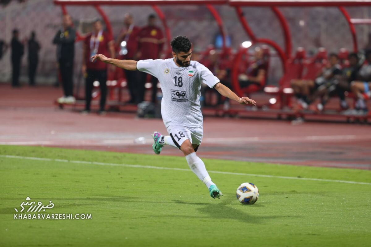 امضای قرارداد بازیکن سپاهان با استقلال در روز قهرمانی جام حذفی؟ +عکس امضای قرارداد بازیکن سپاهان با استقلال در روز قهرمانی جام حذفی؟ +عکس