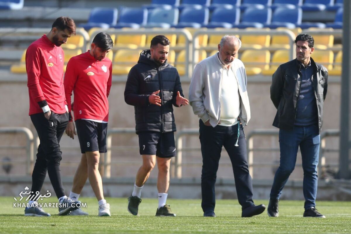 عکس| سه ستاره پرسپولیس در جلسه با درویش/ خبری از کاپیتانها نبود!