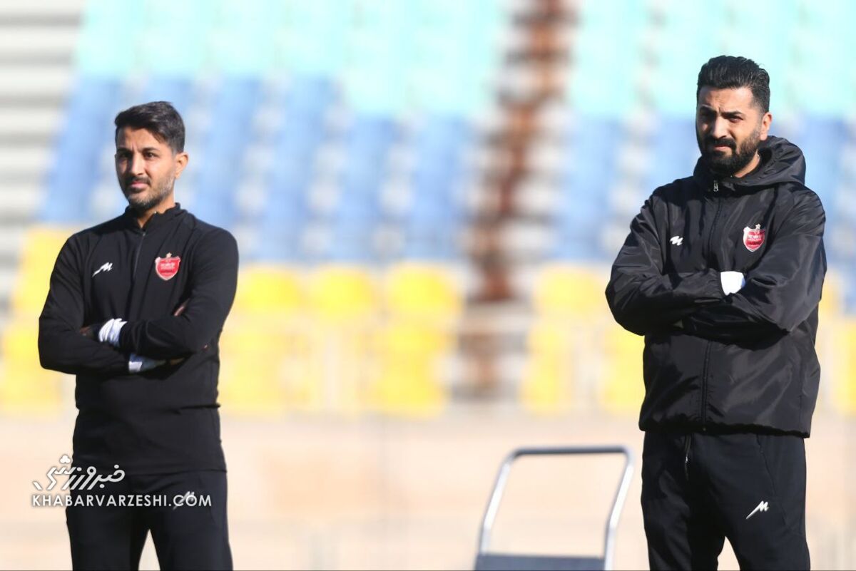اتفاق جنجالی در پایان بازی پرسپولیس - مس/ درگیری دو پرسپولیسی با نیمکت حریف! اتفاق جنجالی در پایان بازی پرسپولیس - مس/ درگیری دو پرسپولیسی با نیمکت حریف!
