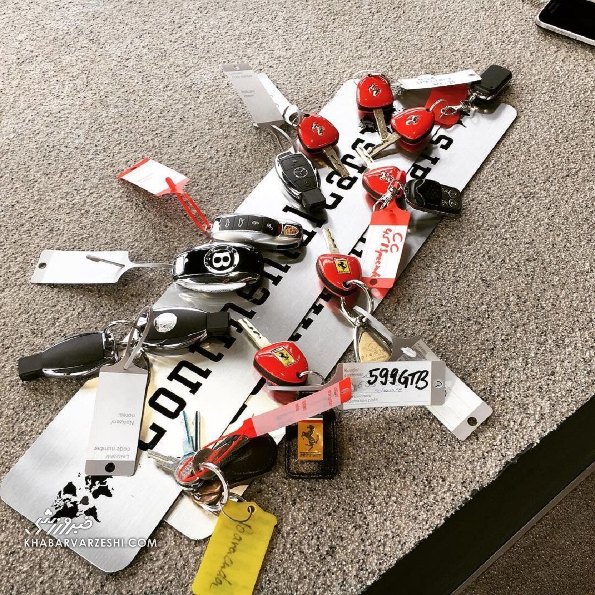 بازیکن سابق منچسترسیتی فراری و لامبورگینی میفروشد