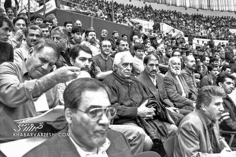 فردین تماشاگر مسابقات کشتی جام فجر