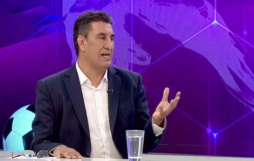 دروغ است من پنالتی را برنگرداندم!/ به حدی اطراف من شلوغ بود که فقط تلویزیون را نگاه کردم