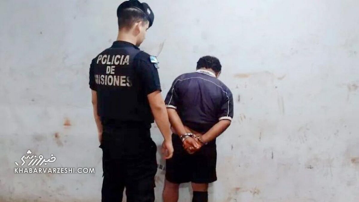 لحظه تکاندهنده چاقو زدن یک داور به یک بازیکن/ ریه بازیکن سوراخ شد! +ویدیو