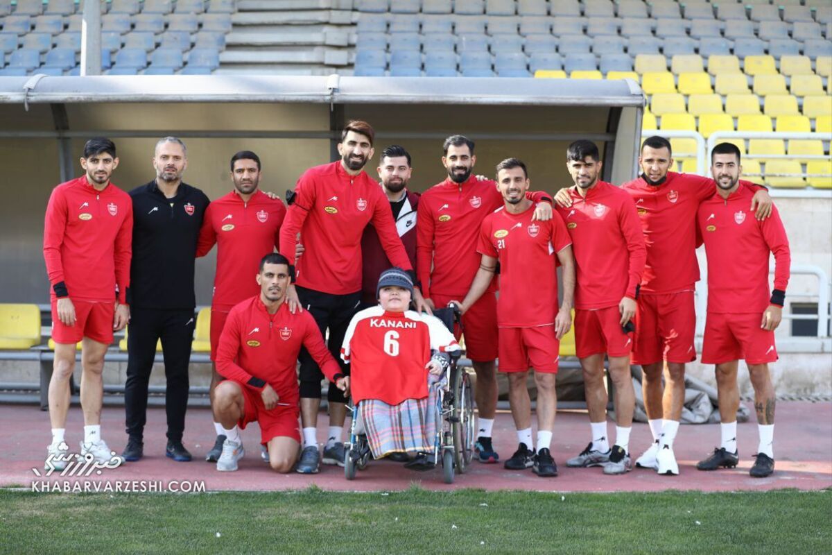 عکس| اقدام ویژه بازیکنان پرسپولیس برای هوادار خردسال