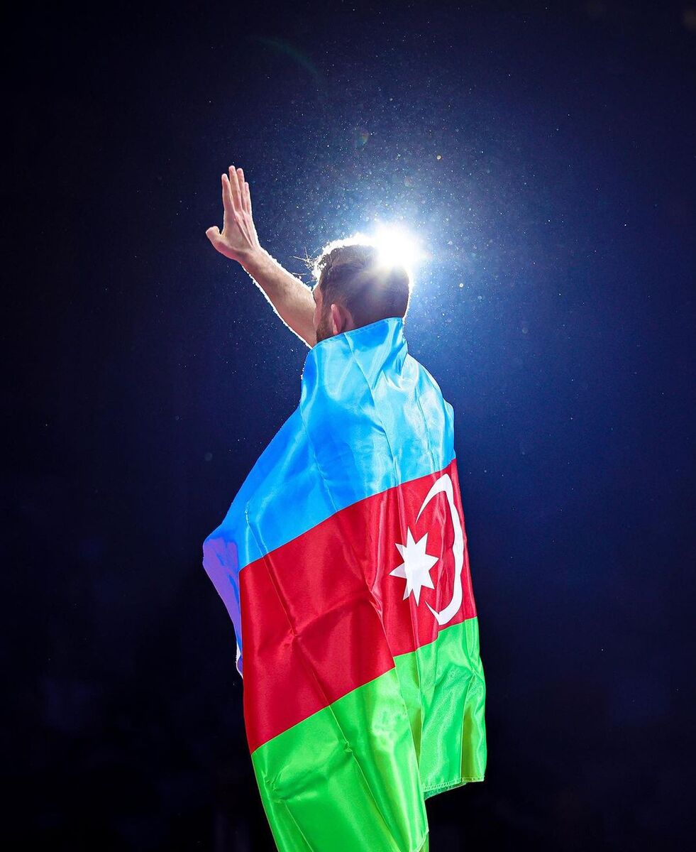 تصاویری زیبا از پادشاه ایرانی و گربه سیاه حسن یزدانی/ ژست قهرمان سنگین وزن جهان در بین اعجوبههای کشتی