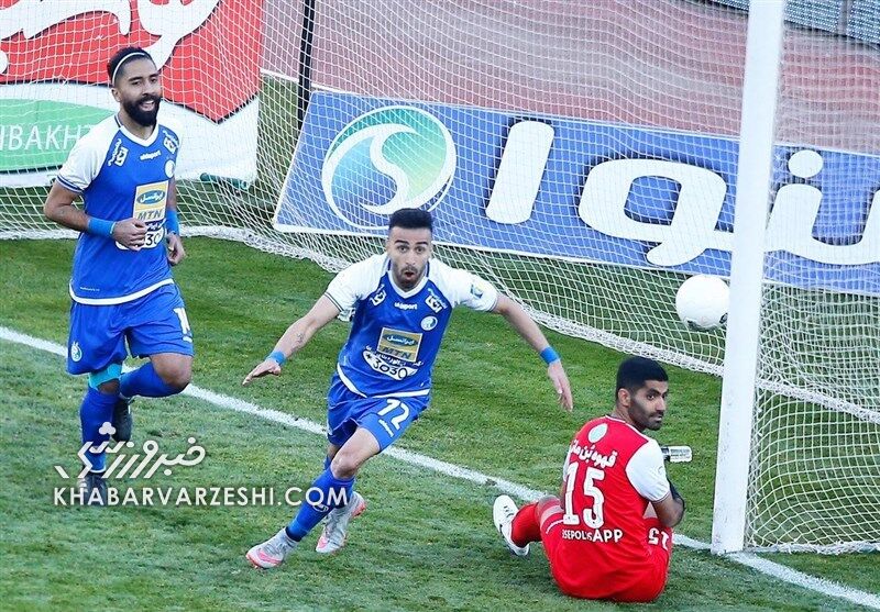 چرا ارسلان مطهری در دربی بازی نکرد! چرا ارسلان مطهری در دربی بازی نکرد!