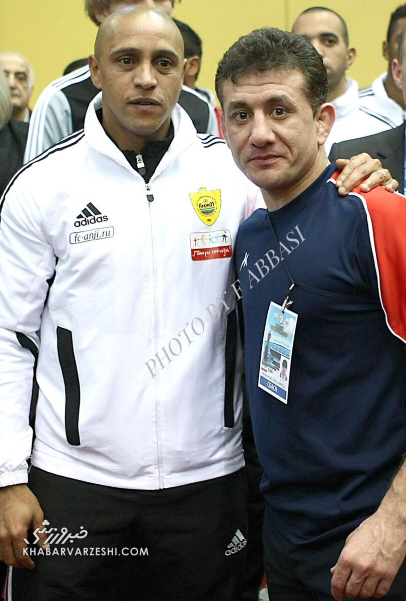 عکس| تصویری باورنکردنی از دیدار سرمربی تیم ملی ایران با روبرتو کارلوس