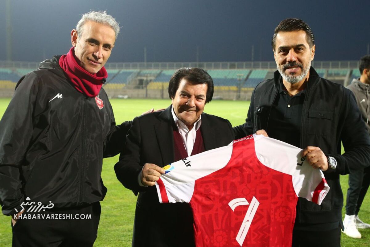 عکس| خواننده قبل انقلابی مهمان ویژه پرسپولیس پیش از دربی