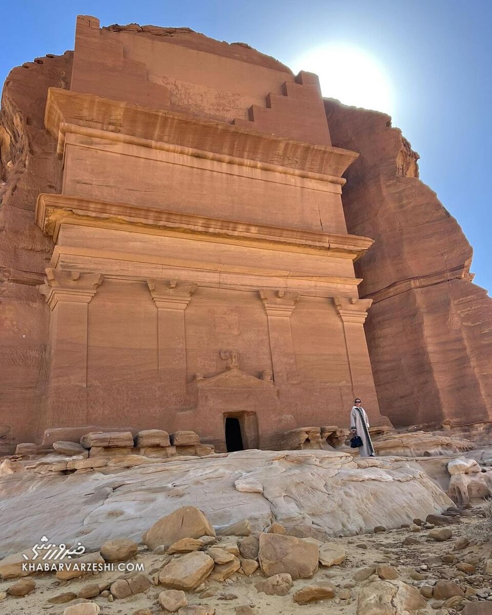 عکس| شگفت‌زدگی رونالدو و جورجینا از تماشای آثار باستانی عربستان