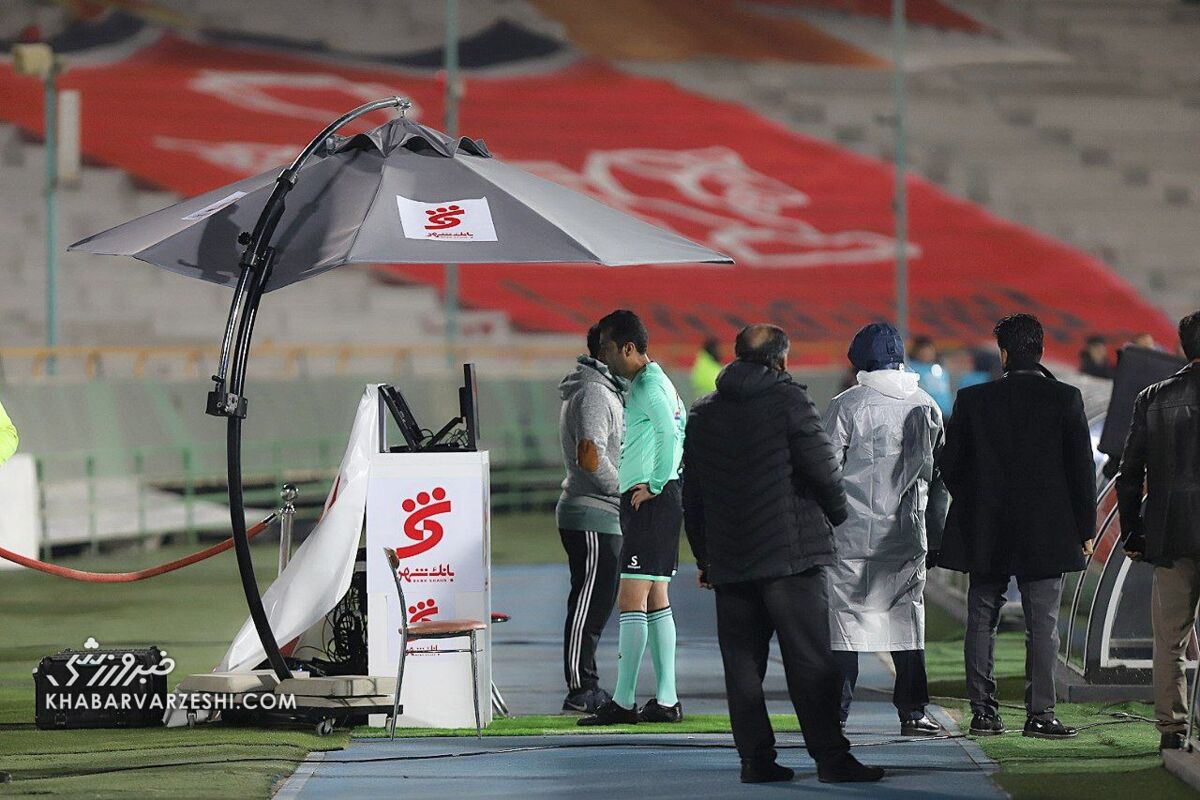 واکنش داور مطرح به بحثبرانگیزترین صحنه دربی/ چرا VAR دخالت نکرد؟ واکنش داور مطرح به بحثبرانگیزترین صحنه دربی/ چرا VAR دخالت نکرد؟