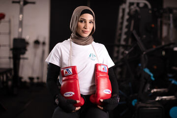 تاریخ‌سازی دختر محجبه ایرانی‌ در کسب سهمیه المپیک در بوکس