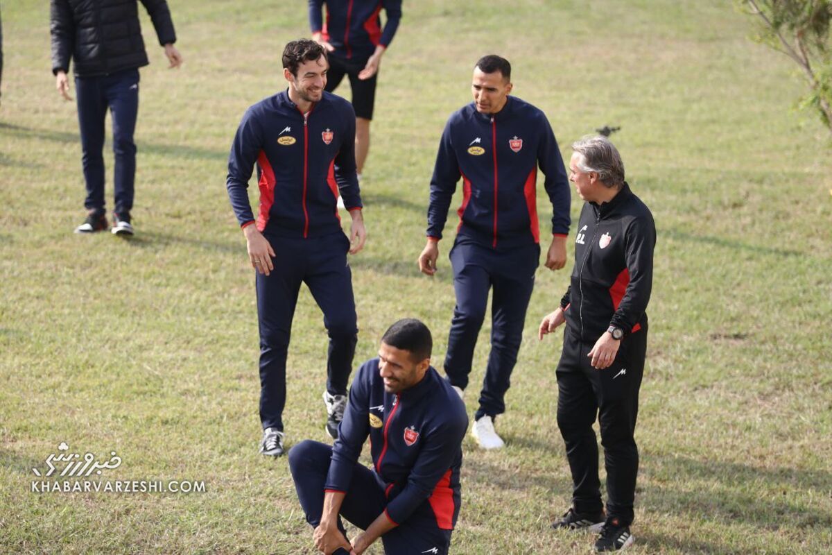 عکس| تمرین پرسپولیسیها قبل بازی با استقلال در مکانی عجیب