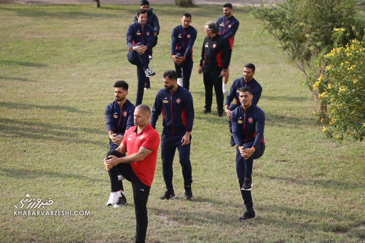 عکس| تمرین پرسپولیسیها قبل بازی با استقلال در مکانی عجیب