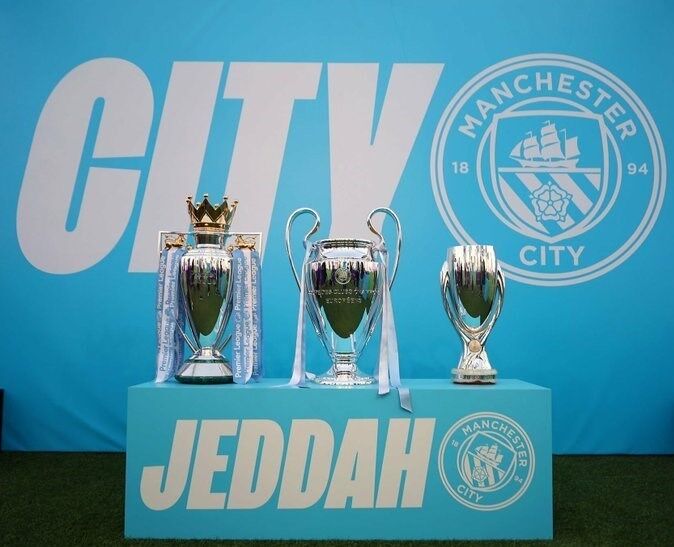 عکس| فخرفروشی منچسترسیتی و گواردیولا در جده عربستان