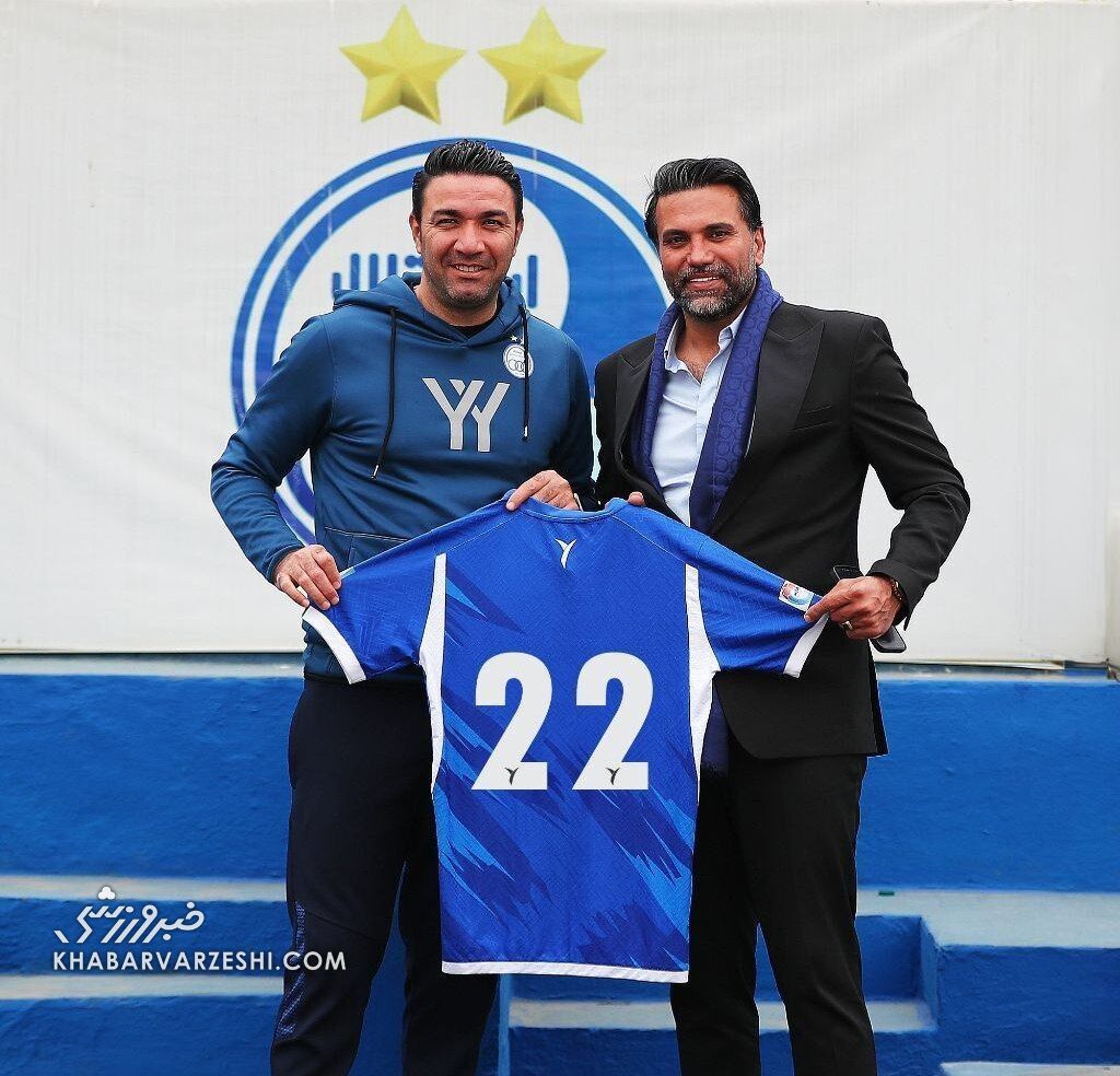 عکس| ستاره سابق پرسپولیس در تمرین استقلال/ هدیه ویژه نکونام به میهمان آبیها!