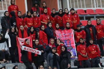 جالب‌ترین بازی هفته در قائم‌شهر برگزار شد؛ زنان به استادیوم آمدند سرمربیان نبودند!/ تقلب کاپیتان سابق تیم ملی از روی دست دایی
