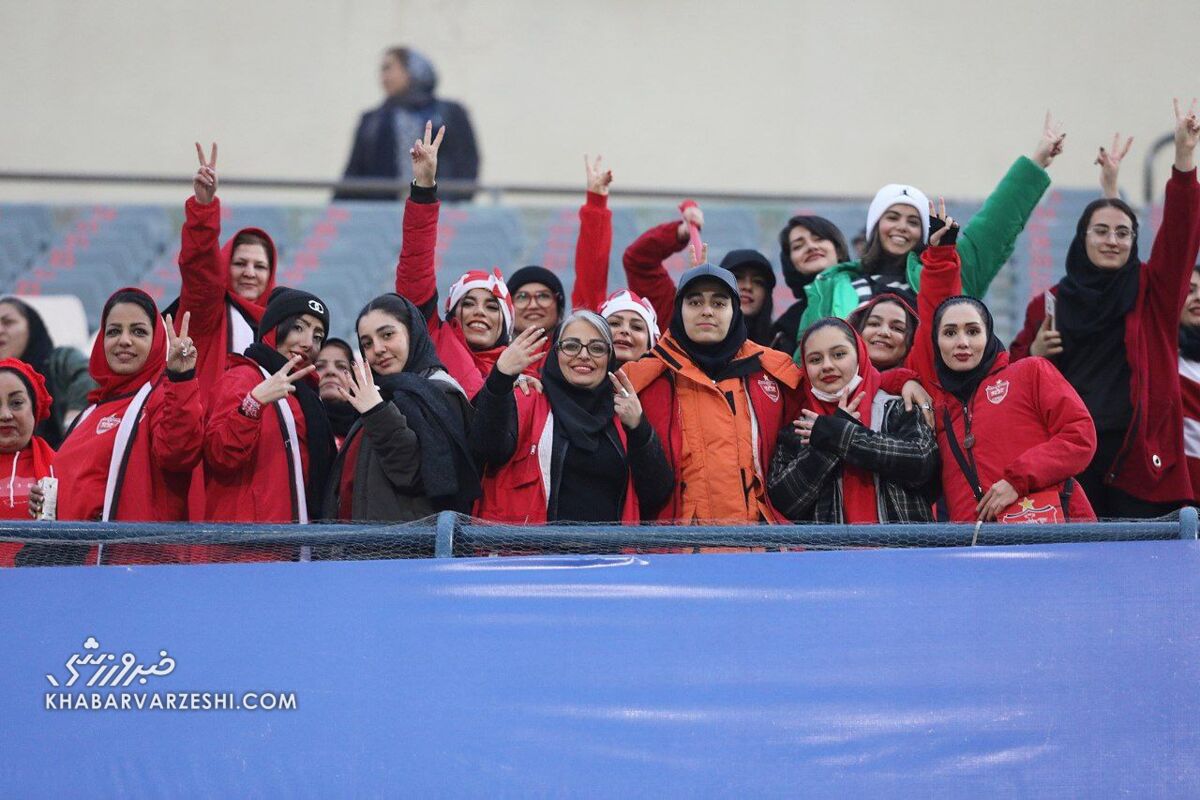 خداحافظی موقت پرسپولیس با هواداران خداحافظی موقت پرسپولیس با هواداران