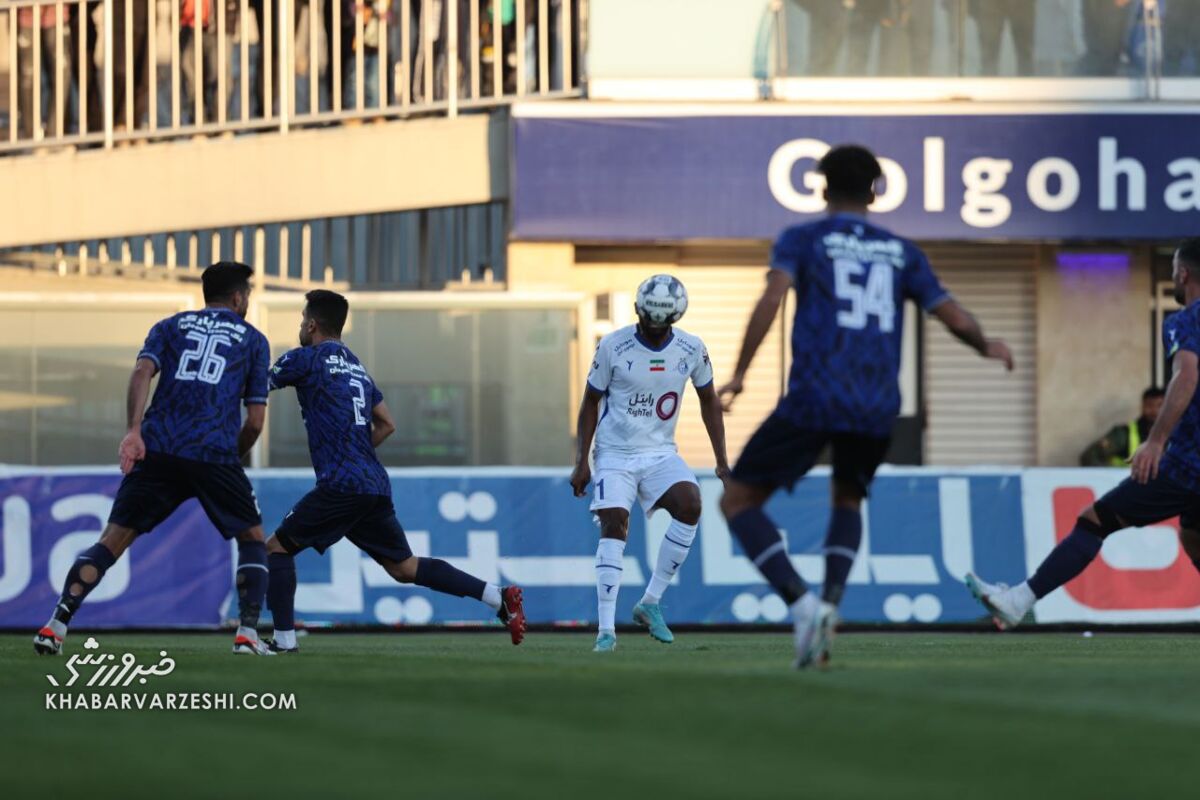 بعد از تبرئه استقلال؛ آبیپوشان تشویق میشوند! بعد از تبرئه استقلال؛ آبیپوشان تشویق میشوند!