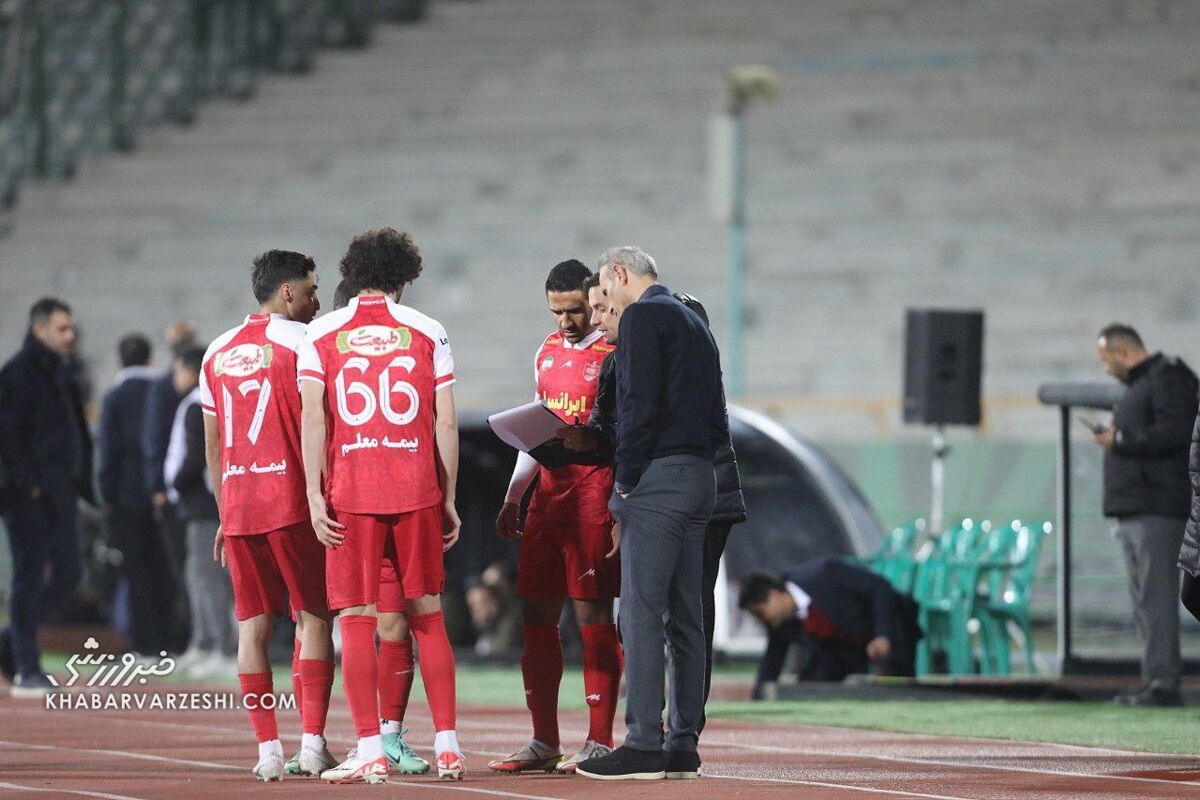 پرسپولیس برنده بزرگ هفته چهاردهم لیگ برتر/ گلمحمدی تیمش را شجاعانه ارنج کرد پرسپولیس برنده بزرگ هفته چهاردهم لیگ برتر/ گلمحمدی تیمش را شجاعانه ارنج کرد