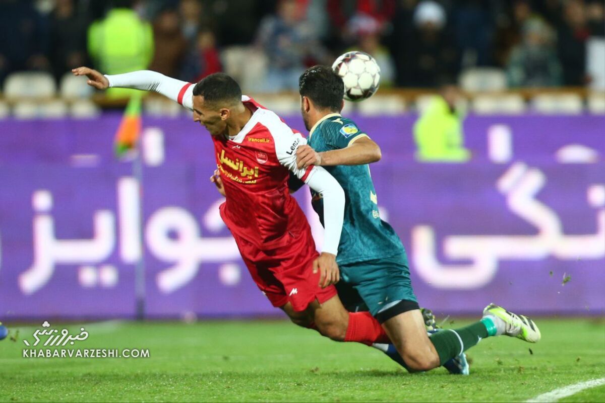 هیچ پدرکشتگی با مهاجم پرسپولیسی ندارم/ پرسپولیس نباید گول شکست سپاهان کهکشانی را بخورد/ پنالتی باهویی را من هم میگرفتم؛ پرسپولیس با او ۹ نفره بود!