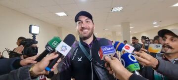 ویدیو| مصاحبه عجیب علیرضا حقیقی با خبرنگاران؛ موفق باشید، دم شما گرم!/ چرا باید از هواداران ناراحت باشم؟