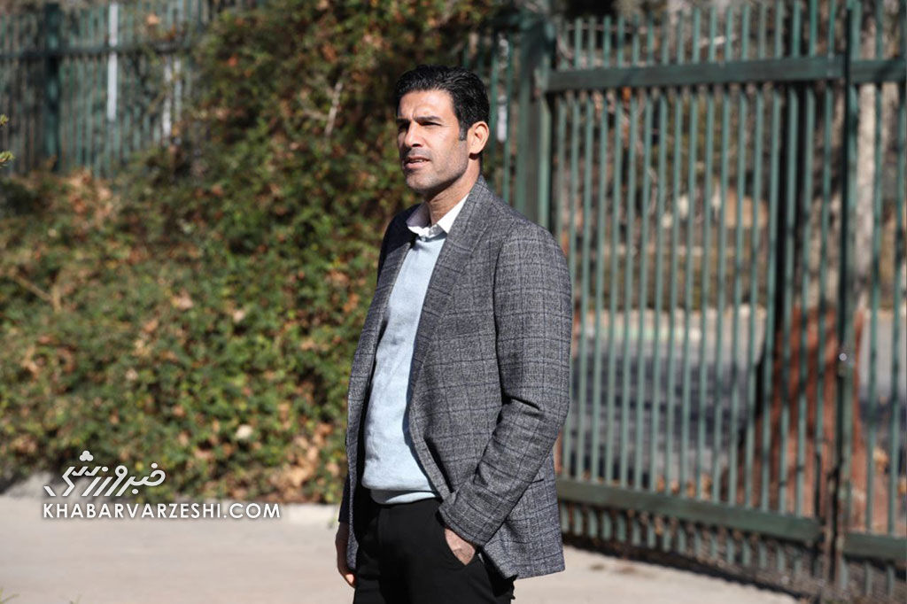 چرا دستیار گل‌محمدی اصرار به جدایی از پرسپولیس دارد؟