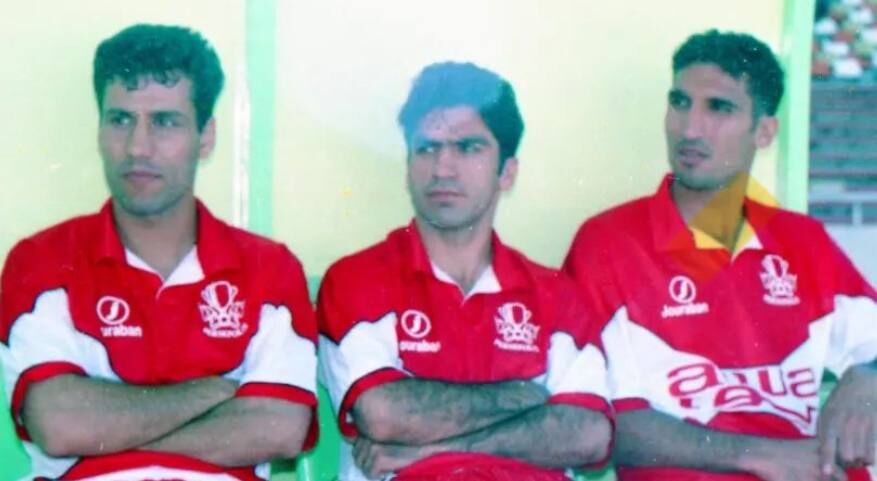 عکس| جنجالیترین بازیکن تاریخ روی نیمکت پرسپولیس