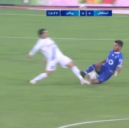 عکس| فرار جنگنده استقلال از اخراج!/ خطای ترسناک کارت قرمز داشت؟ +ویدیو