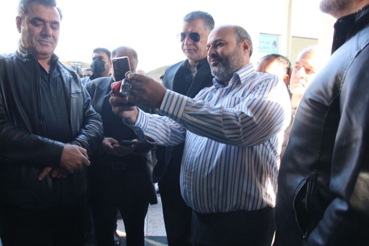 سانسور علی دایی بی فایده است؛ محبوبیت شهریار نزد مردم به روایت تصویر!