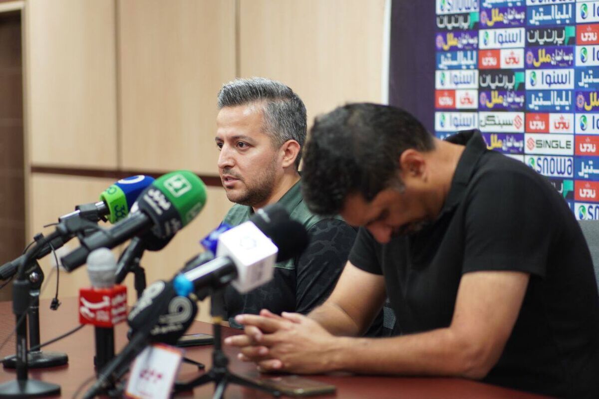 حمله شدیدالحن به سپاهانیها؛ اگر دوست دارند به جای ۲۱ صحنه ۲۱ امتیاز دیگر هم به آنها بدهند/ ۴ بازیکن باید اخراج میشدند! حمله شدیدالحن به سپاهانیها؛ اگر دوست دارند به جای ۲۱ صحنه ۲۱ امتیاز دیگر هم به آنها بدهند/ ۴ بازیکن باید اخراج میشدند!