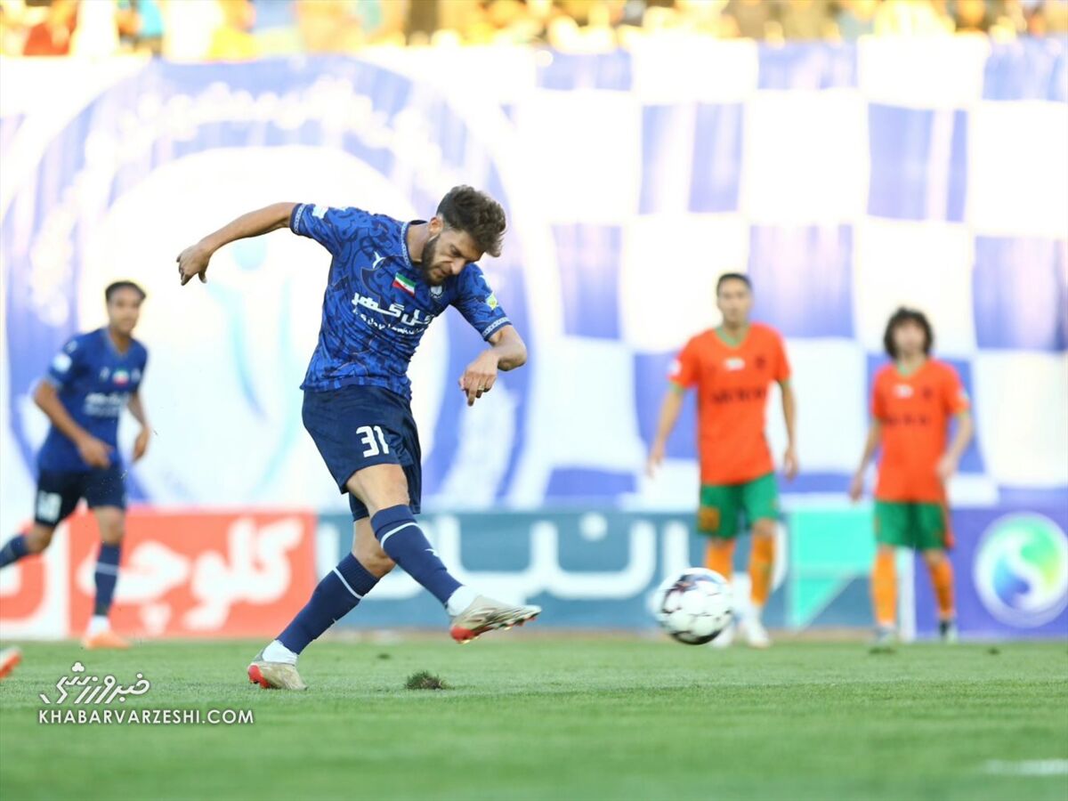نبرد بهترین بازیکنان لیگ در سیرجان/ ستاره پرسپولیس مچ بازیکن محبوب نکونام را میخواباند؟
