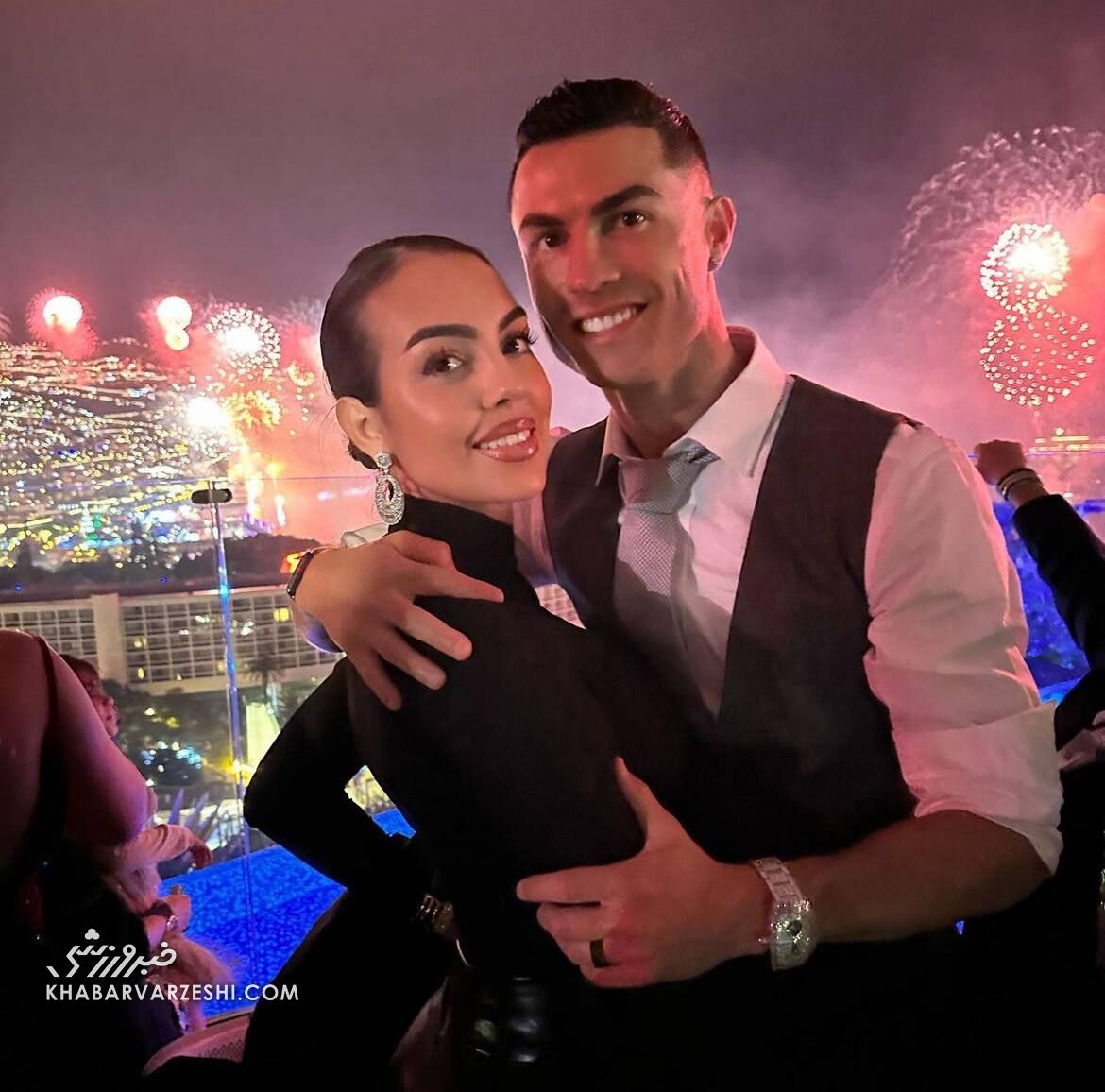 عکس| عاشقانه‌های رونالدو و جورجینا در شب سال نو
