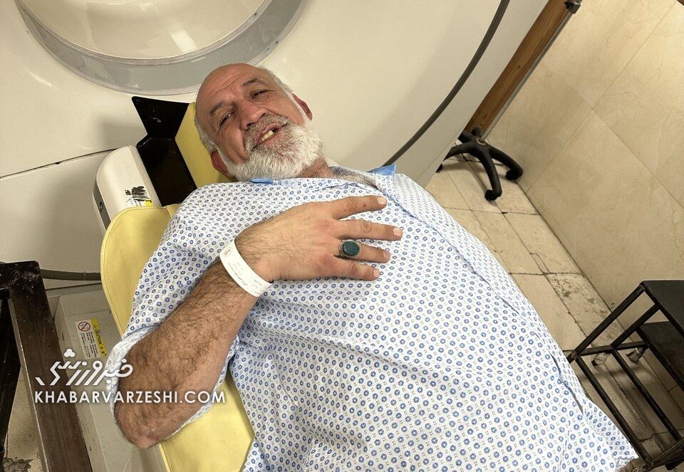 عکس| پس از ابراز دلخوری شدید از استقلالیها؛ یک پرسپولیسی سرشناس به عیادت مهدی فنونیزاده رفت! عکس| پس از ابراز دلخوری شدید از استقلالیها؛ یک پرسپولیسی سرشناس به عیادت مهدی فنونیزاده رفت!