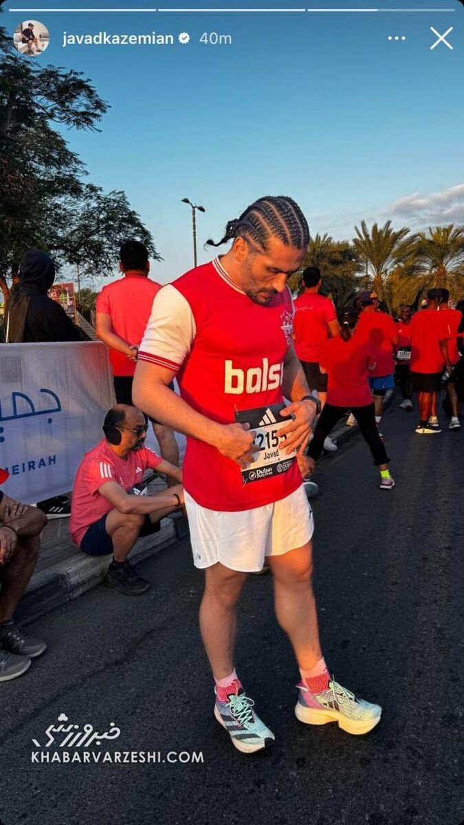 عکس| استایل عجیب یک پرسپولیسی در ماراتن دبی با لباسی خاطرهانگیز