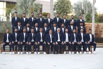 عکس| یک پرسپولیسی با کفش متفاوت مهمان ویژه فتوشات‌های تیم ملی/ ژست «بالیوودی» طارمی با دارودسته قطری‌ها