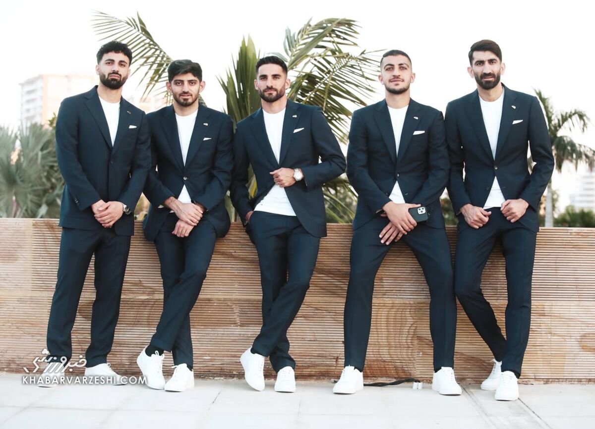 تصاویری از تیپ رسمی ملیپوشان پیش از سفر به قطر/ استایل تکراری قبل از جام ملتهای آسیا!