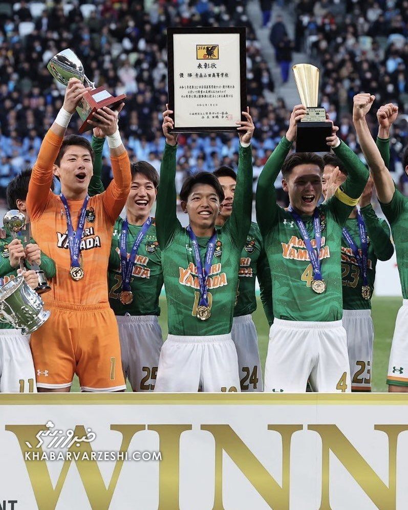 تصاویر| استقبال حیرت‌انگیز سامورایی‌ها از فینال مسابقات مدرسه‌ای/ اهمیت ژاپنی‌ها به فوتبال پایه جهانی شد