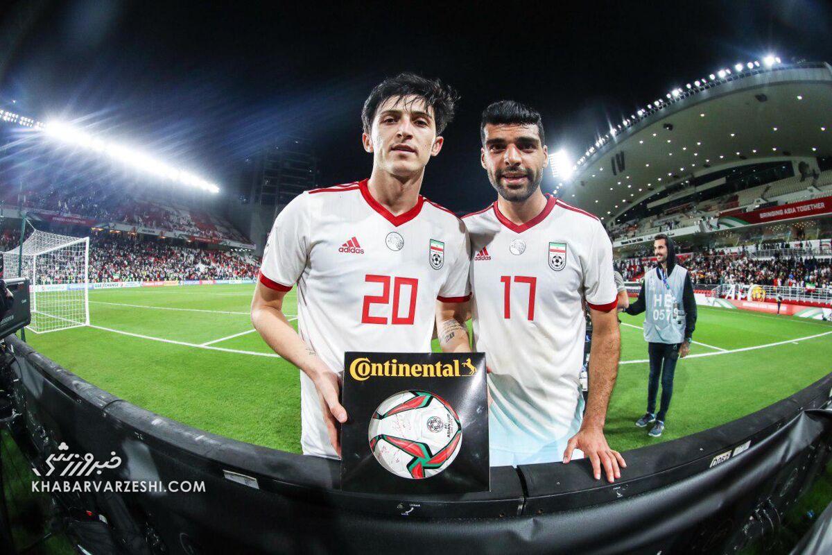 سرداز آزمون در کنار مهدی طارمی